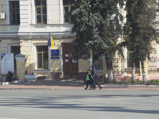 Сонячний і безлюдний: фото Києва на карантині 05