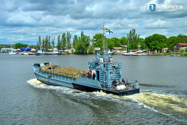 Завершен капитальный ремонт десантного катера ВМС Украины Сватово, - Укроборонпром 04