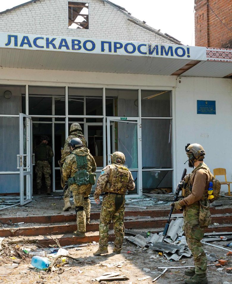 Жителі звільнених Циркунів зі сльозами на очах зустрічали захисників, - ОВА 05