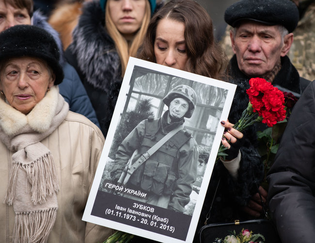 Зеленский почтил память погибших киборгов, - ОП 03