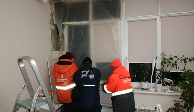 Наслідки ворожого обстрілу Одеси: влучання у багатоповерхівки. ФОТОрепортаж