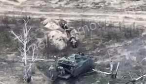 Ротация пехоты ВСУ под прикрытием БМП YPR-765. ВИДЕО