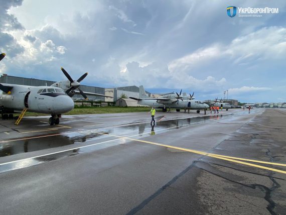 Укроборонпром отремонтирует три самолета для военно-воздушных сил Шри-Ланки 02
