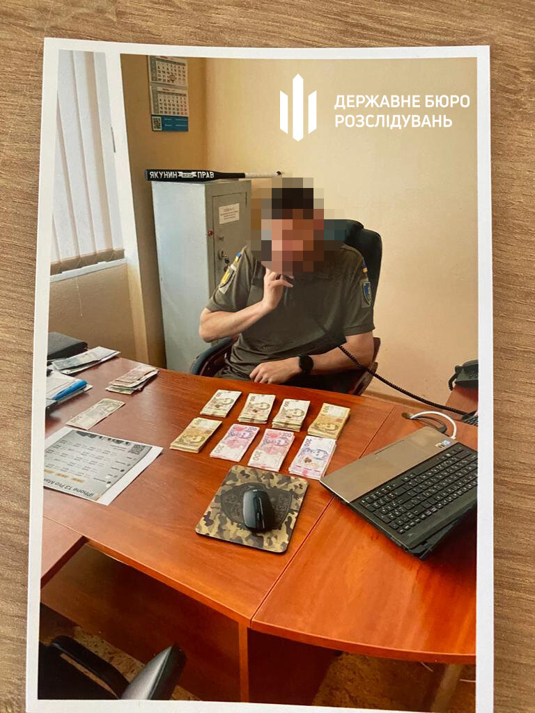 Запорізький ексвоєнком залучав військовослужбовців до ремонту свого будинку