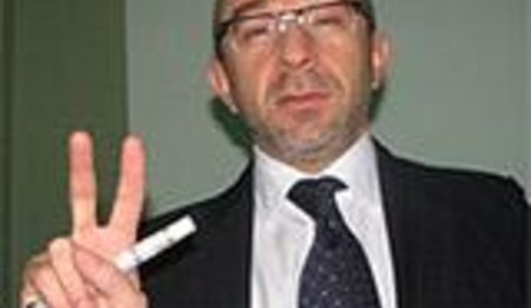 Если посмотреть на лицо мэра Харькова и мэра Львова, то можно подумать, что это разные цивилизации, - диссидент