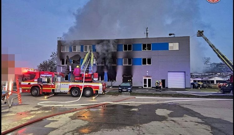 Підпал оборонного заводу в Чехії: поліція затримала четверту підозрювану особу