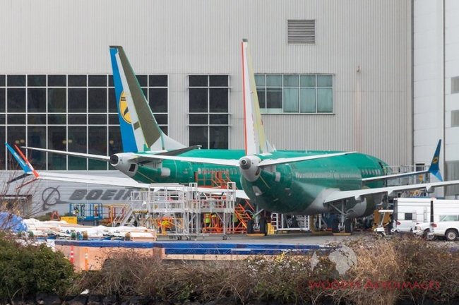 Boeing завершил сборку первого 737 MAX для Украины 01