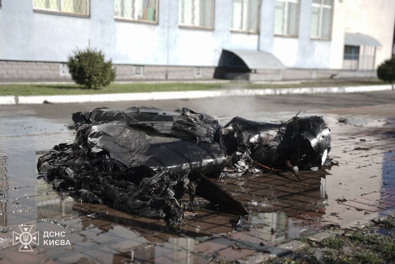 обломки упали возле школы в Киеве