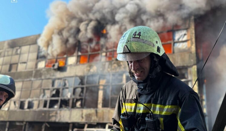 Цієї ночі ворог використав 18 ракет, серед яких і балістичні, та близько 400 ударних дронів, - Зеленський. ФОТОрепортаж