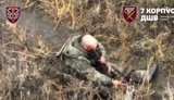 Бойцы 77 бригады сняли на видео, как оккупант выстрелил себе в голову