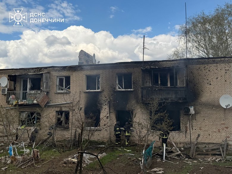 Удар БПЛА по Краматорску: ранены двое горожан, разрушения в центре