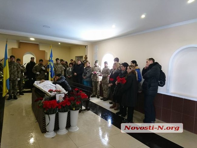Farewell ceremony for military pilot Voloshyn held in Mykolaiv 08