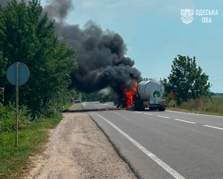 Рашисти вдарили по цивільних авто на Одещині: є загиблі