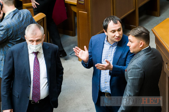 Нестримні веселощі Шахова, голосування Радуцького, погляд Тимошенко і пропозиція Семінського щодо цементного заводу, - день роботи ВР 17 березня 01