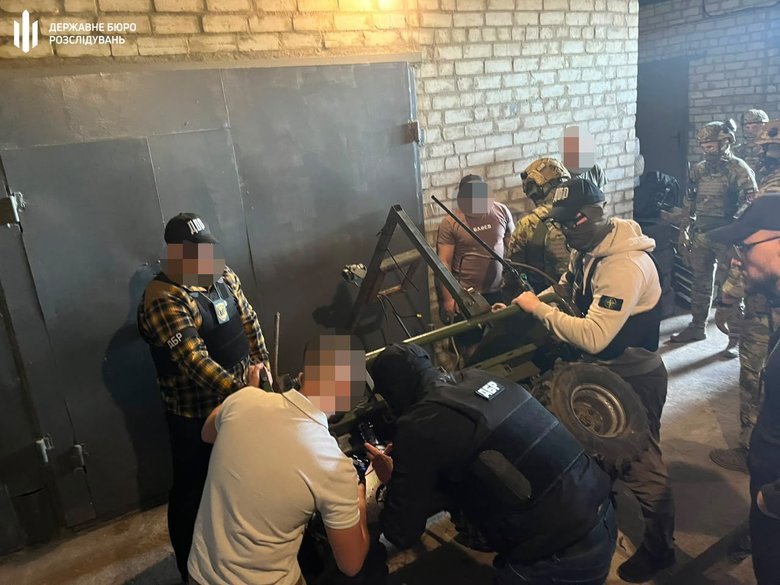 The State Bureau of Investigation has exposed military personnel who were selling military equipment