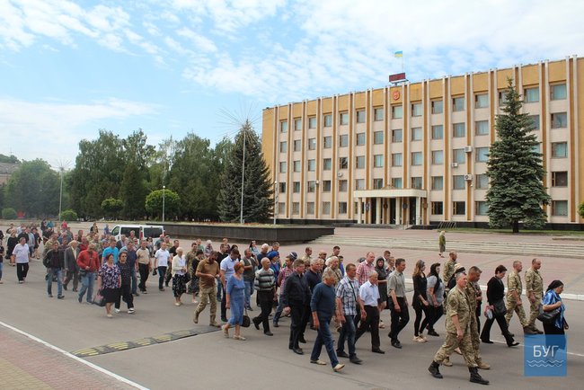 С бойцом 14-й ОМБр Олегом Пушкаруком, погибшим 9 мая на Луганщине, простились на Волыни 23