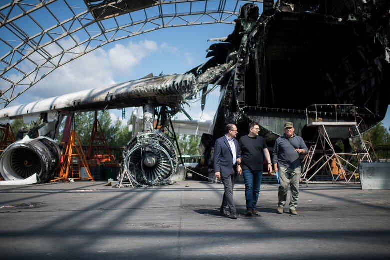 Главы МИД Чехии и Австрии Липавский и Шалленберг прибыли в Киев 01