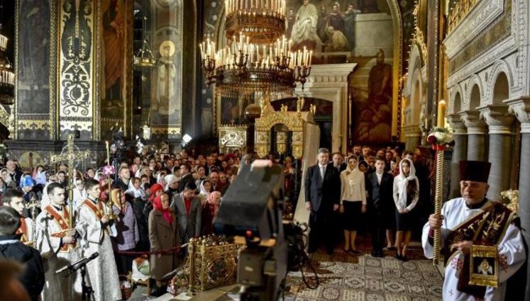President Poroshenko attended vespers in cathedrals of three Eastern Christian denominations in Kyiv. PHOTOS