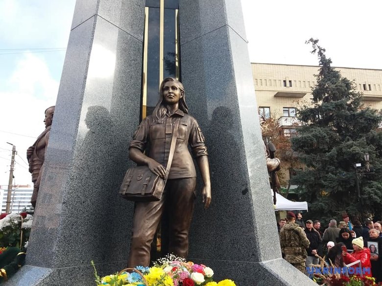 У Житомирі відкрили памятник Захисникам України у війні з російським агресором 13
