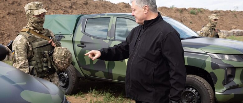 Артилеристам ВМС передали нові пікапи та спорядження 01