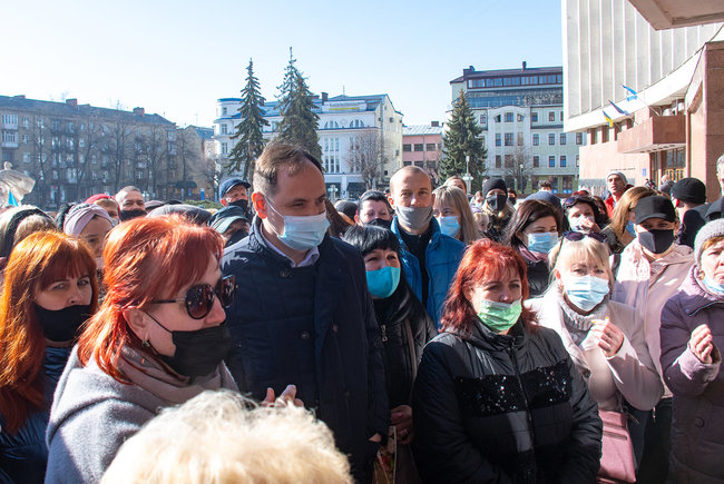 Мэр Ивано-Франковска Марцинкив ходил к обладминистрации протестовать против карантина 03