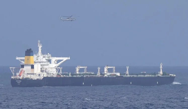 Танкер Bella 1, який переслідували США, змінив реєстрацію на російську. Це ускладнить затримання, - ЗМІ