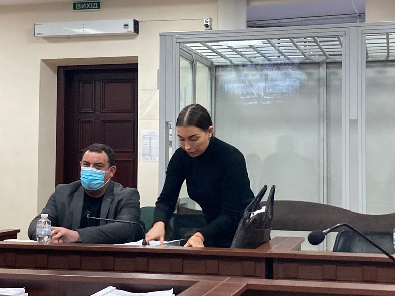 Слуга народа Кузьминых явился в Высший антикорсуд 01