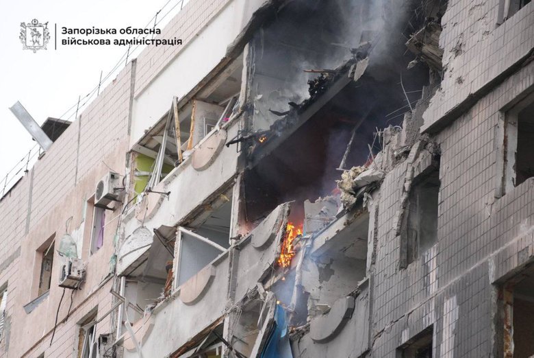 Рашисти вдарили КАБами по Запоріжжю: є влучання у житловий будинок
