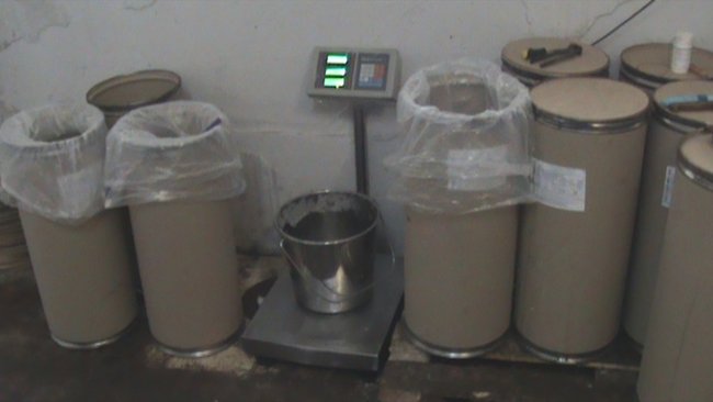 Подпольный цех по незаконному производству алкогольной продукции ликвидирован в Днепре. Изъято продукции на 2,1 млн грн 03