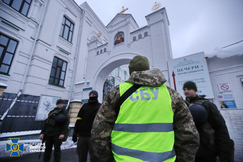 СБУ проводить безпекові заходи у Києво-Печерській Лаврі, - пресцентр 04