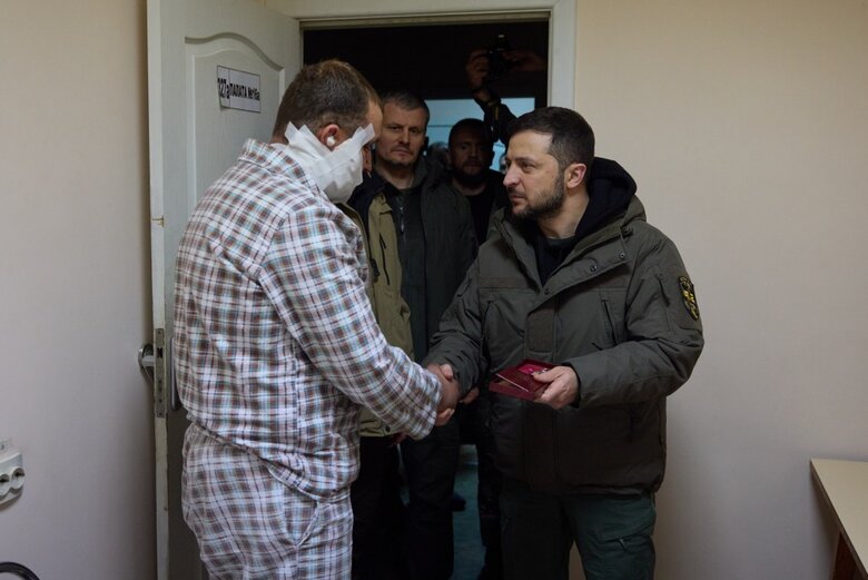 Zelensky visited military hospital in Kharkiv region 05