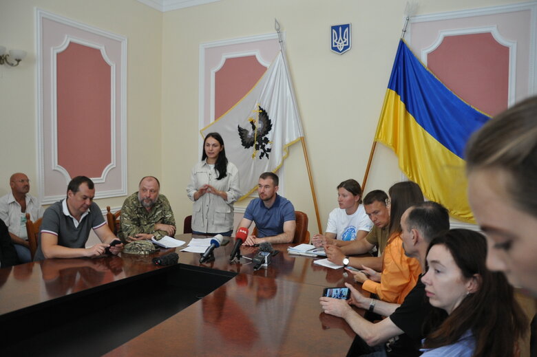 У Чернігові екологи зафіксували злочини РФ для позову у міжнародний суд 09