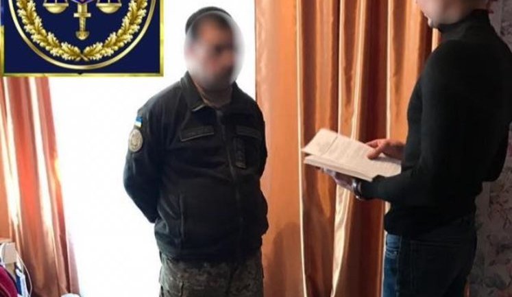 На хабарі затримано полковника Генштабу, який відповідає за морально-психологічне забезпечення військовослужбовців. ФОТОрепортаж
