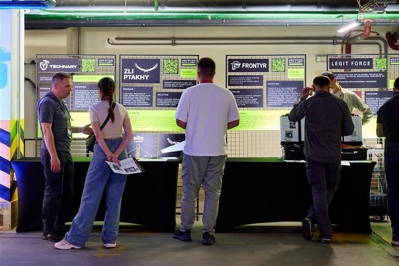 Чим займається акселератор Defence Builder