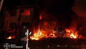 Последствия атаки на Харьков: горели здание и автомобили, один погибший и шесть пострадавших