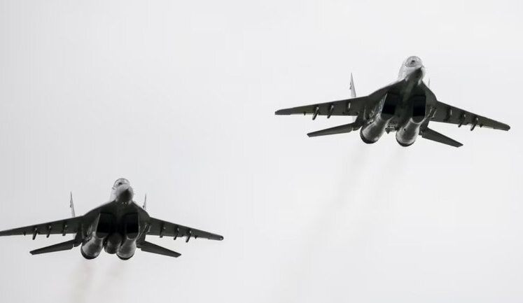 Правительство Словакии одобрило передачу Украине 13 истребителей МиГ-29, - премьер Гегер
