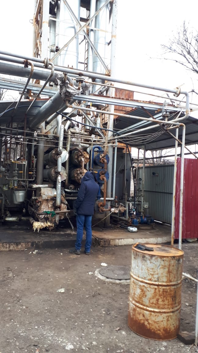 Податківці на Дніпропетровщині ліквідували незаконне виробництво палива з викраденої з нафтопроводу нафти 02