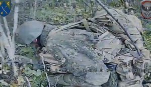 Дронарі 151-ї ОМБр знищили гармату "Гіацинт-Б" та кількох окупантів, які намагалися прикинутися мертвими. ВIДЕО