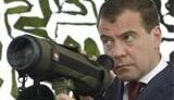 Медведев написал письмо украинским ветеранам и пообещал противодействовать &amp;quot;попыткам переписать историю&amp;quot;