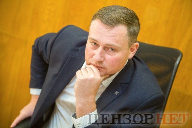 В ряде случаев я представлял Януковича, принимал участие в суде. Но его защитником я не был, - первый замглавы ГБР Александр Бабиков 03