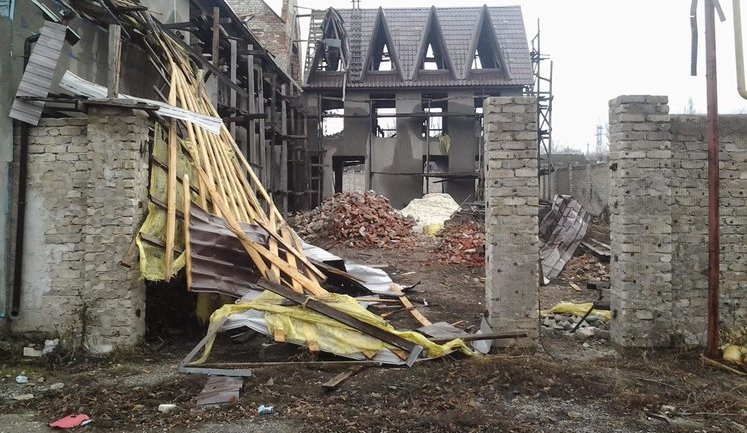 "Scorched earth” policy: terrorists’ constant shelling destroyed Pisky village near Donetsk. PHOTOS