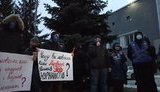 "Закрийте російський смітник!" - акція під офісом телеканалу "НАШ" закінчилася. Конфліктів не спостерігалося. ВIДЕО