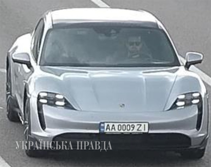 Tymoshenko drives Porsche for $100,000 and rents 1,200 sq m estate from developer Nikonov at three times the lower price, - media 16