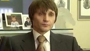 "Государство платит, а Еремеев зарабатывает", - канал "2+2" о коррупционных схемах поставок топлива госструктурам. ВИДЕО