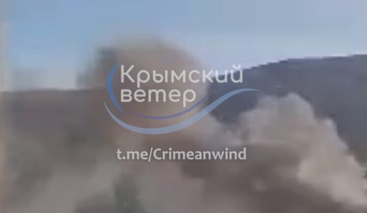 В оккупированном Крыму утром раздались взрывы, возник пожар на складе боеприпасов. ВИДЕО+ФОТО