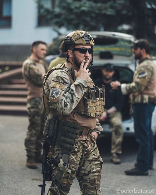 Командир батальйону Стугна Дмитро Лінько: Росіяни уникають контактного бою. Зараз наступу передує величезна кількість артобстрілів, а потім вже йде техніка і насамкінець піхота 02