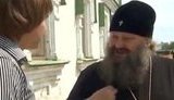 Настоятель Киево-Печерской Лавры-журналисту: Ты пришел как бомж. Я вижу, что ты душевнобольной ! ВИДЕО.