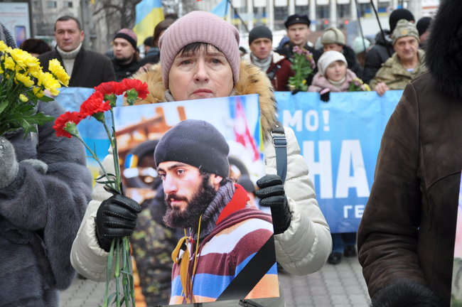 Kyiv commemorates first Heavenly Hundred victims 12