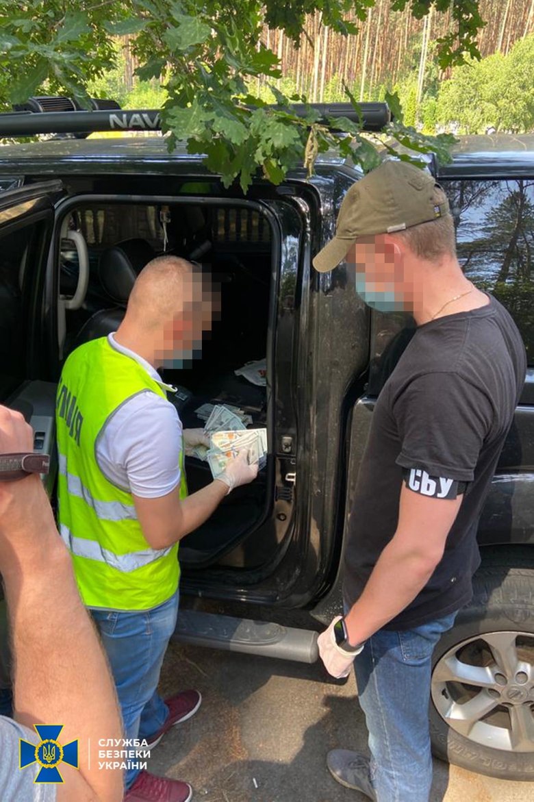 Торгівля місцями на кладовищах Києва: ще одному фігуранту протиправної схеми повідомлено про підозру 05