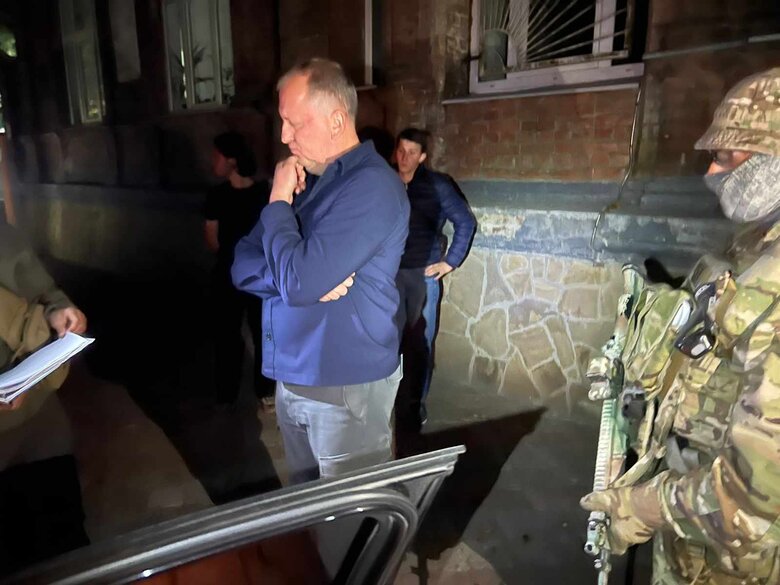 Під час війни обираєш між поганим і ще гіршим. Міський голова Житомира Сухомлин – про допомогу ЗСУ, відібраний ПДФО, бомбосховища, дрони і тиск на місцеве самоврядування 08